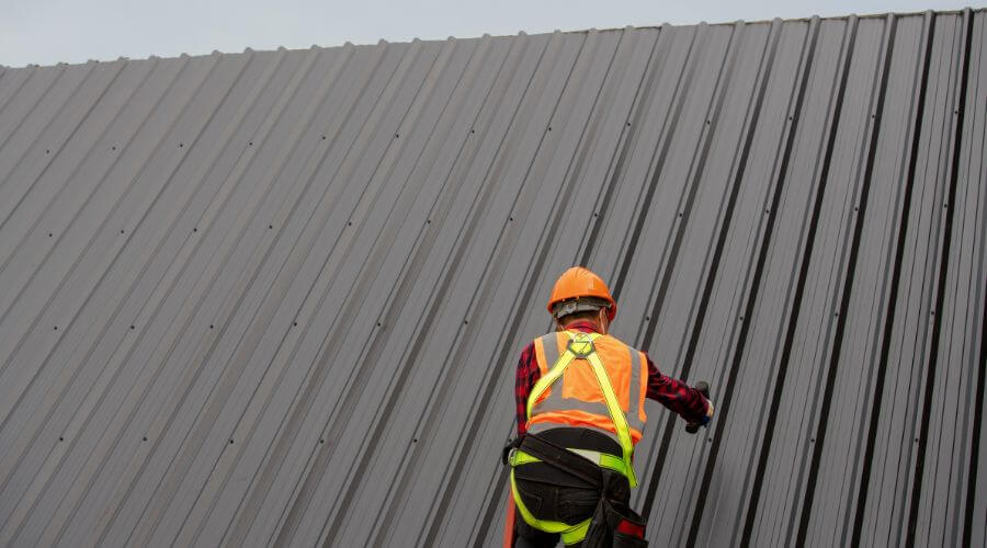 Professional metal roof installation services in Higginsville, MO